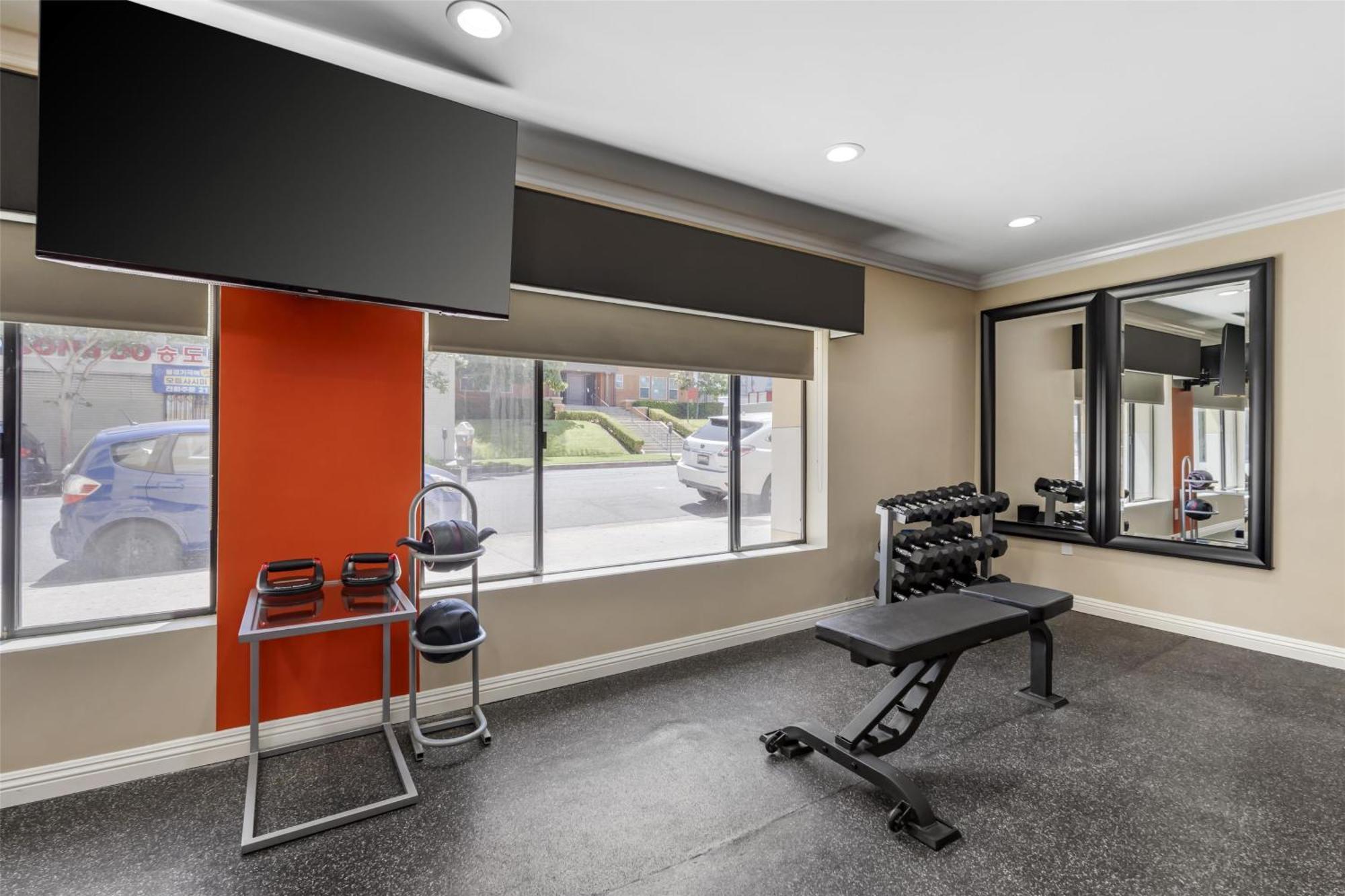 Best Western Plus La Mid-Town Hotel — Photos 1